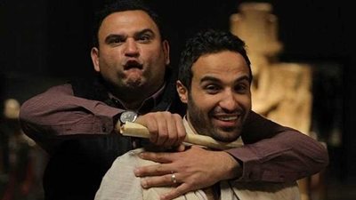 أكرم حسني: بحب الشغل مع أحمد فهمي لهذا السبب