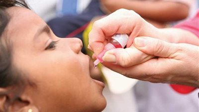 أسيوط تبدأ حملة لتطعيم 787 ألفًا و121 طفل ضد مرض شلل الأطفال.. الأحد القادم