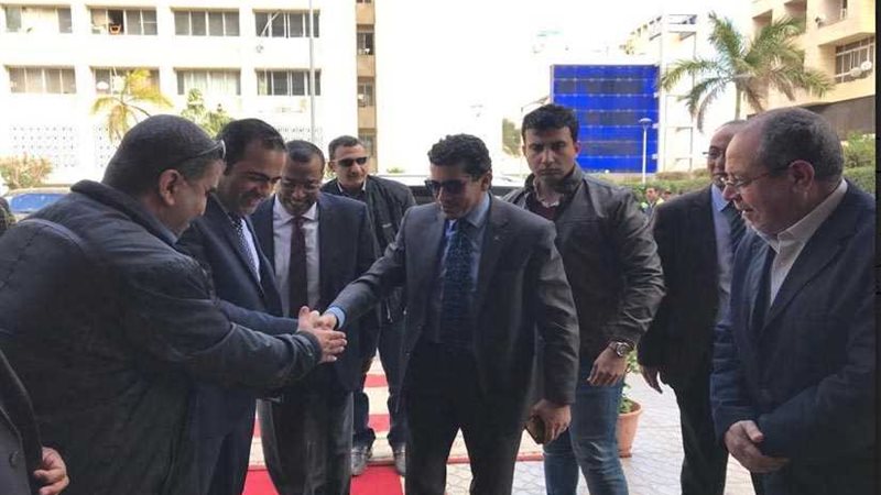 وزير الرياضة يصل