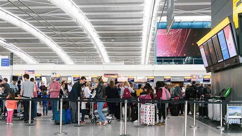 احتجاز متبادل للسياح