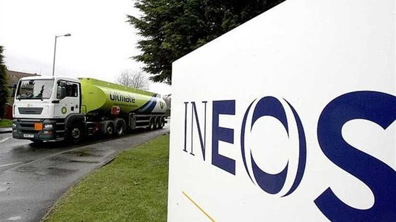 حوت الكيماويات يتهرب