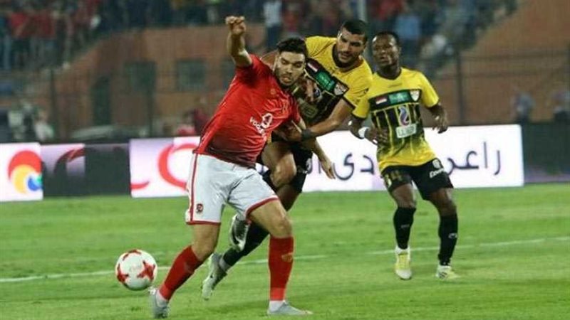 حمدي والحنفي حكمان