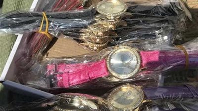 جمارك بورسعيد تضبط محاولة تهريب 31 ألف ساعة اليد.. (صور)