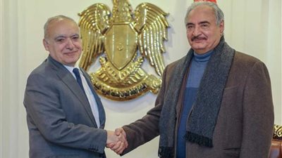المشير حفتر والمبعوث الأممي يبحثان تطورات الأحداث في ليبيا