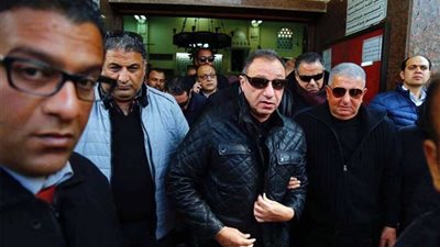 الخطيب ومجلس الأهلي يحضرون جنازة خالد توحيد