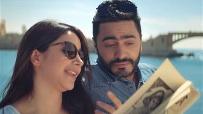 تامر حسني يختار أسيل عمران بطلة لفيلمه الجديد