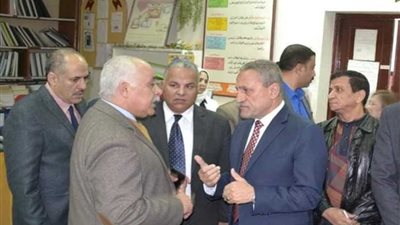 محافظ الإسماعيلية يتفقد انتظام العمل بـ