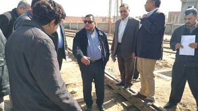 رئيس السكة الحديد: يتفقد أعمال تحديث وتطوير المحطات والمزلقانات