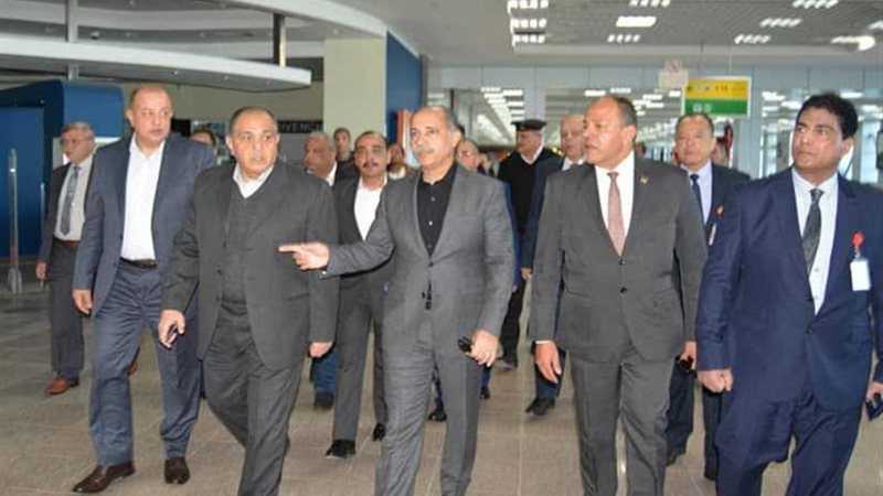 يونس يتفقد مطار الغردقة