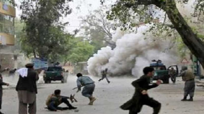 مقتل وإصابة 25 من