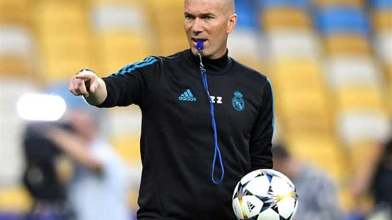 صن: زيدان يضع ثلاثة