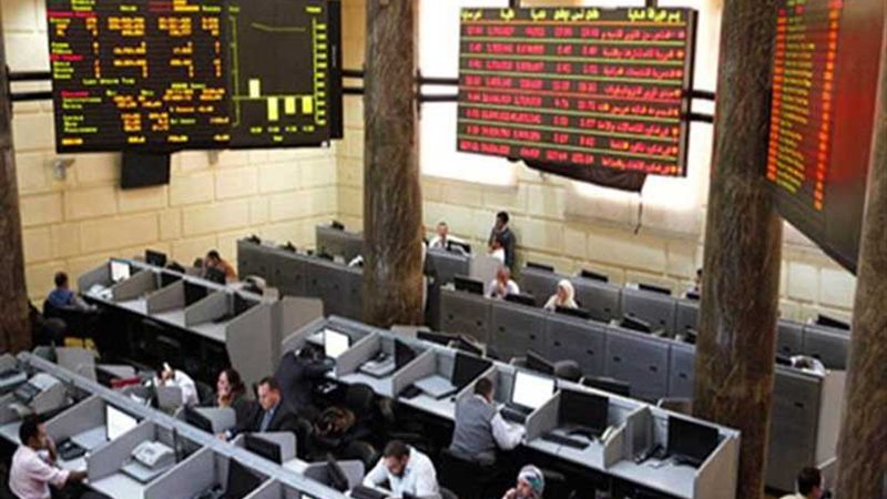 أداء متباين لمؤشرات