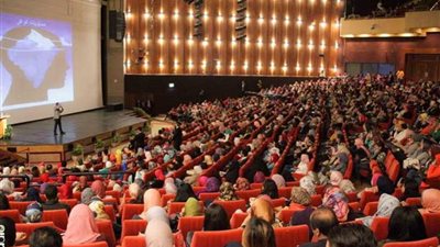 في مكتبة الإسكندرية..خبير نفسي يحلل الصراع الدائم بين الأجيال