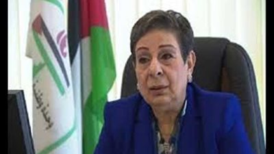 عشراوي تصف اعتداء الاحتلال ومستوطنيه على طلبة مدرسة الخليل بالخطير