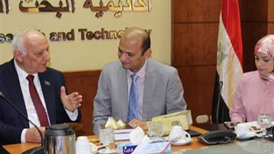 تعاون علمي بين أكاديمية البحث العلمي ونظيرتها الآذرية