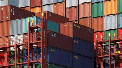 تداول 430 شاحنة بضائع عامة بموانئ البحر الأحمر