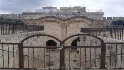 بعد إغلاقه لـ 16 عامًا.. الفلسطينيون يفتحون مبنى باب الرحمة (فيديو)