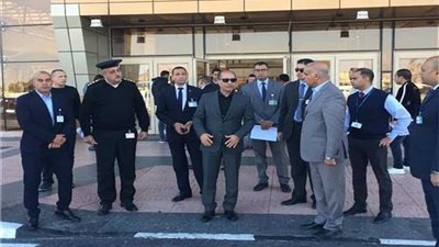 وزير الطيران يتفقد مطار شرم الشيخ لمتابعة الاستعدادات النهائية لاستقبال ضيوف 