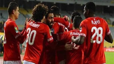 الأهلي يضرب الداخلية بهدفين في الشوط الأول