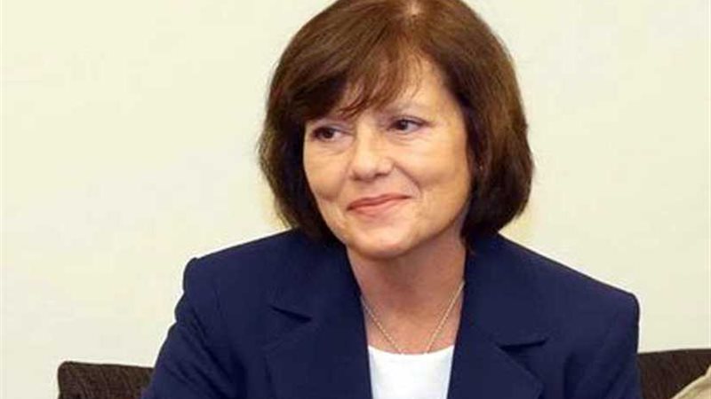 السفيرة الأمريكية