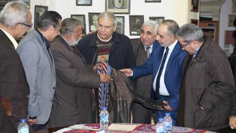 إهداء مقتنيات الفنان