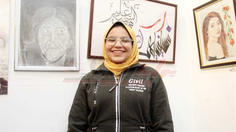 صحوة الفن يكرم التشكيلية