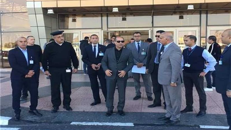 وزير الطيران يتفقد