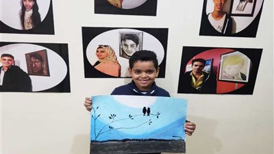 أصعر فنان بمعرض دافنشي.. عمره 6 سنوات