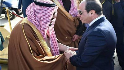 موجز الرابعة.. الرئيس السيسي يستقبل زعماء العالم على هامش القمة العربية الأوروبية 