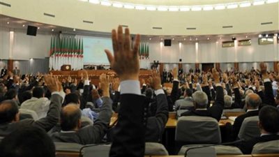 البرلمان الجزائري يصادق على مشروع قانون لمكافحة الفساد