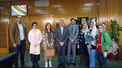 محافظ الإسماعيلية يستقبل وفد التشكيليين المتطوعين لتجميل المدينة