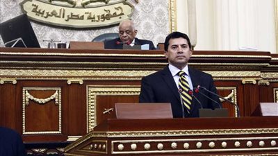 وزير الشباب لـ 
