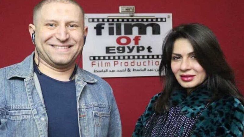 نجلاء بدر تتعاقد