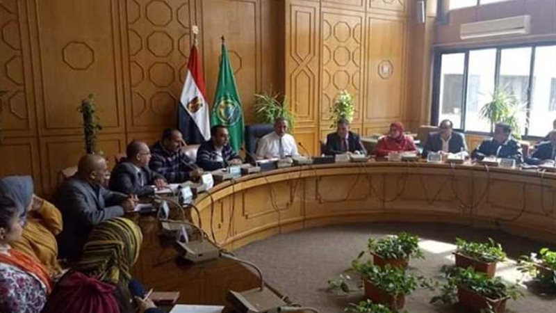 المحافظ فى مؤتمر