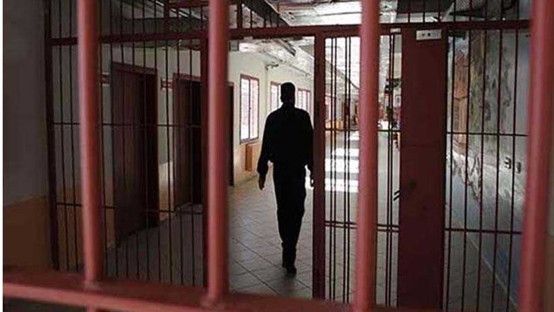 سنة سجنًا بتهمة عدم