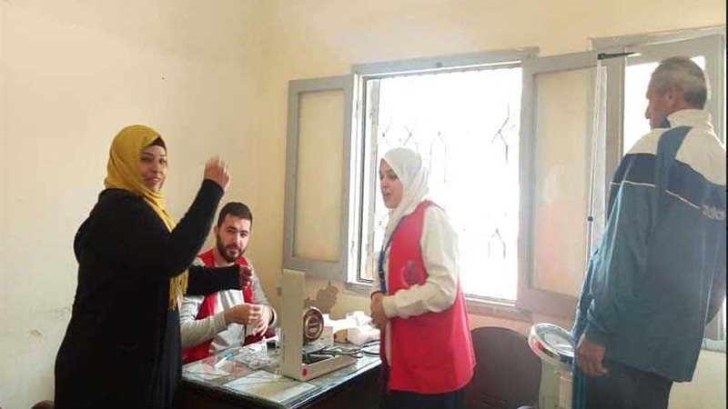 فحص 472 فردا في 100