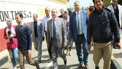 محافظ كفر الشيخ يتفقد محطة مياه الصرف الصحي بسخا