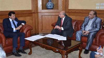 وزير الرياضة يناقش مع رئيس اتحاد الدراجات استعدادات 