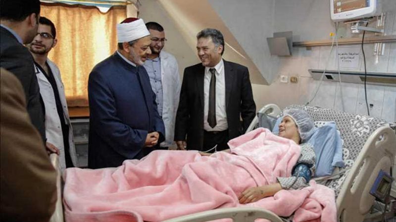 شيخ الأزهر يزور مصابي