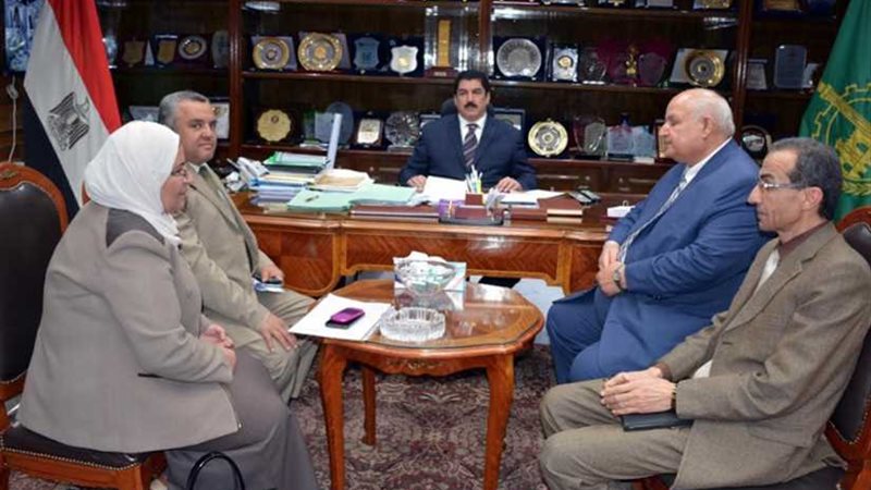 محافظ القليوبية يبحث