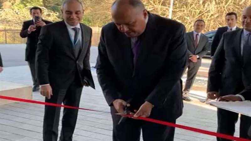 شكري يفتتح قسما قنصليا