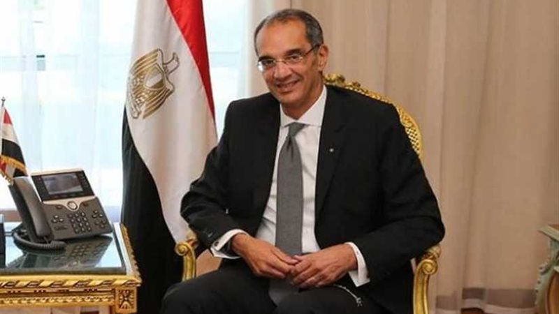 وزير الاتصالات يبحث