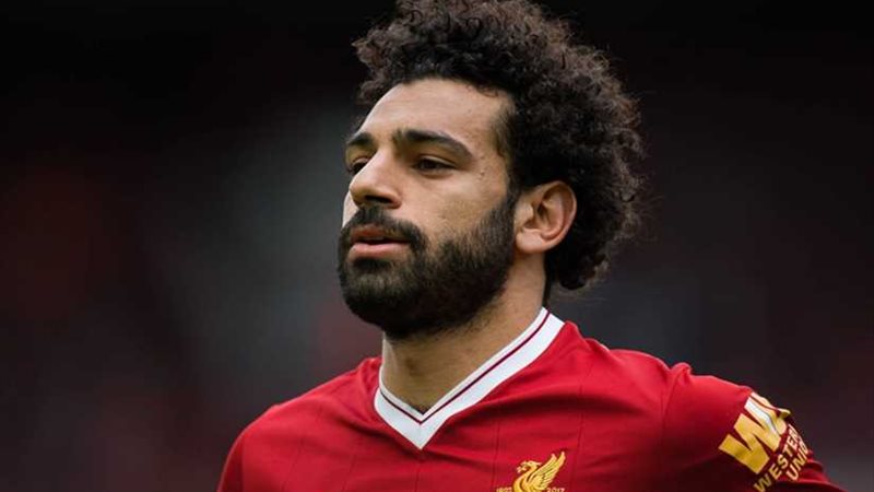 شاهد.. مشجع يتوجه