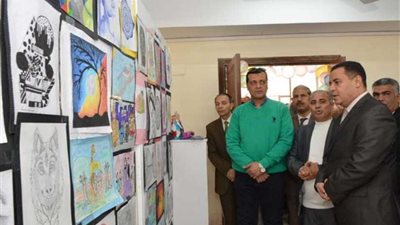 معرض بكلية الفنون الجميلة لاكتشاف المواهب الطلابية بمدارس أسيوط