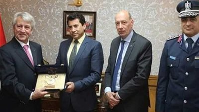 أشرف صبحي يستقبل رئيس الاتحاد الدولي للخماسي الحديث