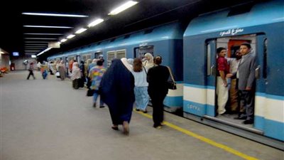 إنقاذ فتاة من الانتحار بمحطة مترو السادات