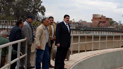 محافظ القليوبية يتفقد عددا من مشروعات المياه والصرف الصحي