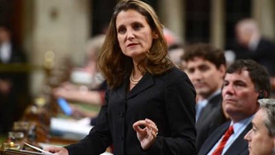 وزيرة الخارجية الكندية تنفي وجود ضغوط للإطاحة بترودو