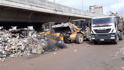 رفع ٧٢٠ طن مخلفات أسفل كوبري بـ