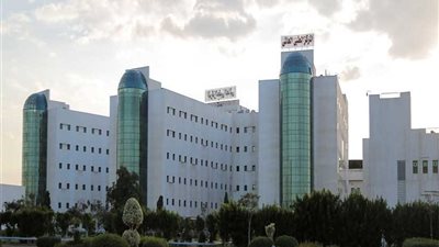 خبراء فى جراحة العظام والأشعة التداخلية بالمركز الطبى العالمى